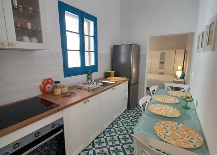 Sea-side Maisonette Apartament